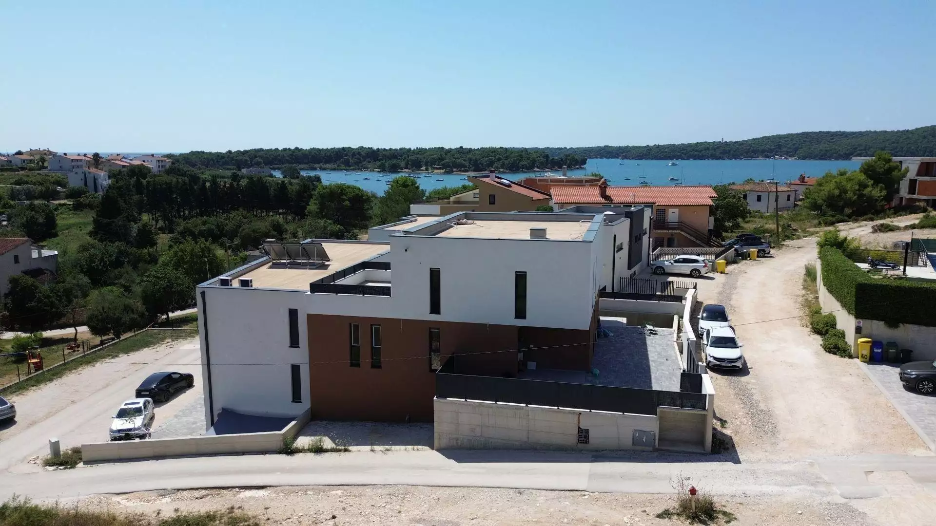 Villa 300m² in Croatia, Medulin. Priced at 750000€ rent photo-3