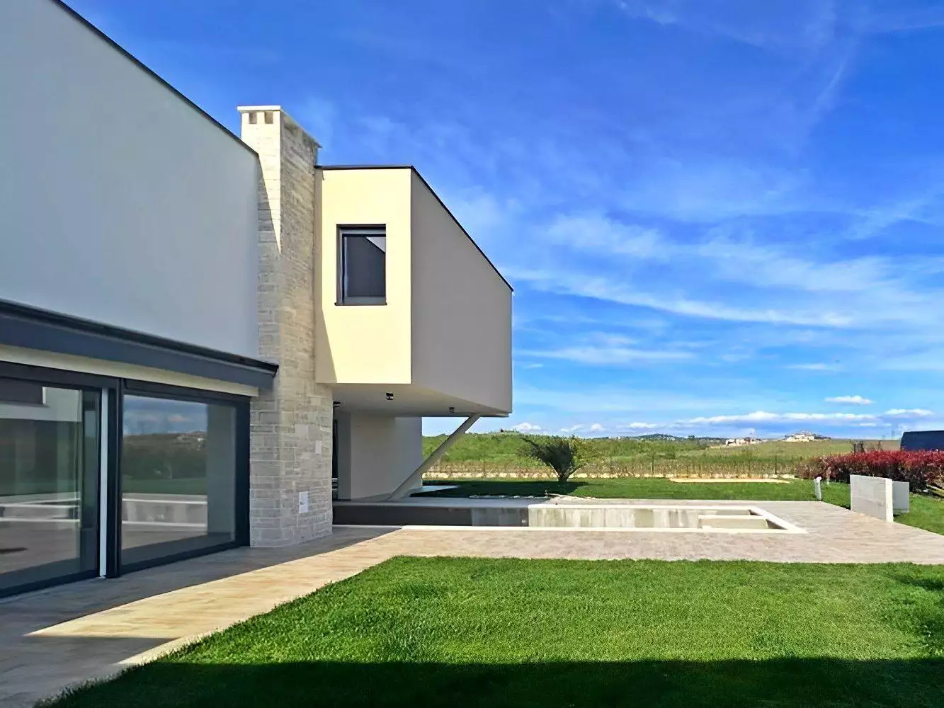 Villa 220m² in Croatia, Brtonigla. Priced at 1020000€ rent photo-1