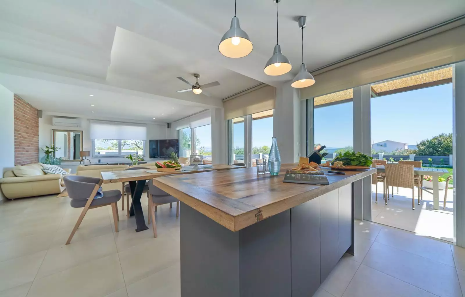 Villa 180m² in Croatia, Kastela. Priced at 1100000€ rent photo-7