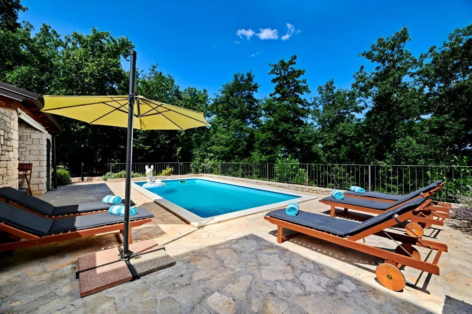 Villa 250m² in Croatia, Buje. Priced at 820000€ rent photo-7