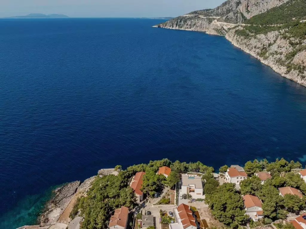 Villa 351m² in Croatia, Hvar. Priced at 2500000€ rent photo-4