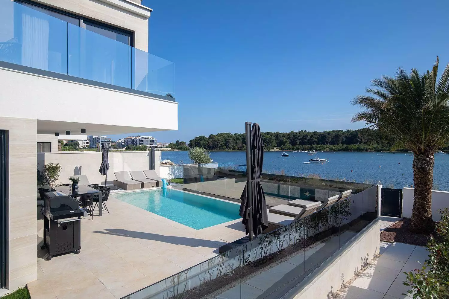 Villa 340m² in Croatia, Medulin. Priced at 2700000€ rent photo-7