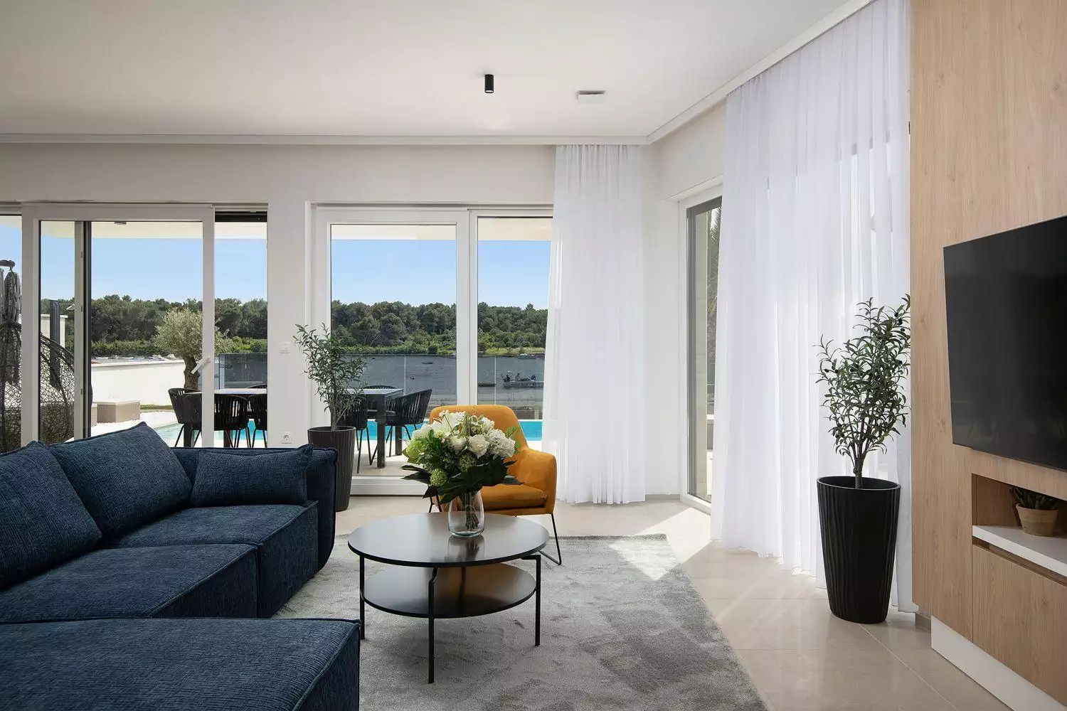 Villa 340m² in Croatia, Medulin. Priced at 2700000€ rent photo-16