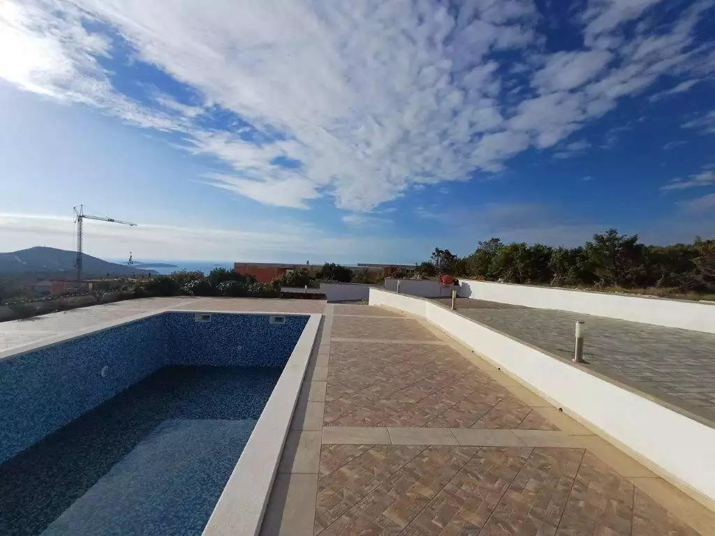Villa 240m² in Croatia, Primosten. Priced at 750000€ rent photo-3