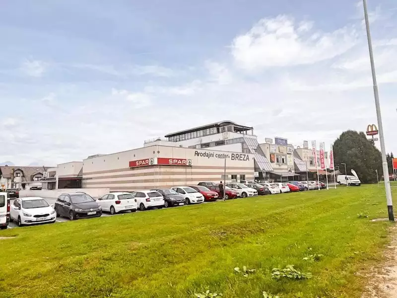 Building 1048m² in Slovenia, Domzale. Priced at 1400000€ rent photo-9