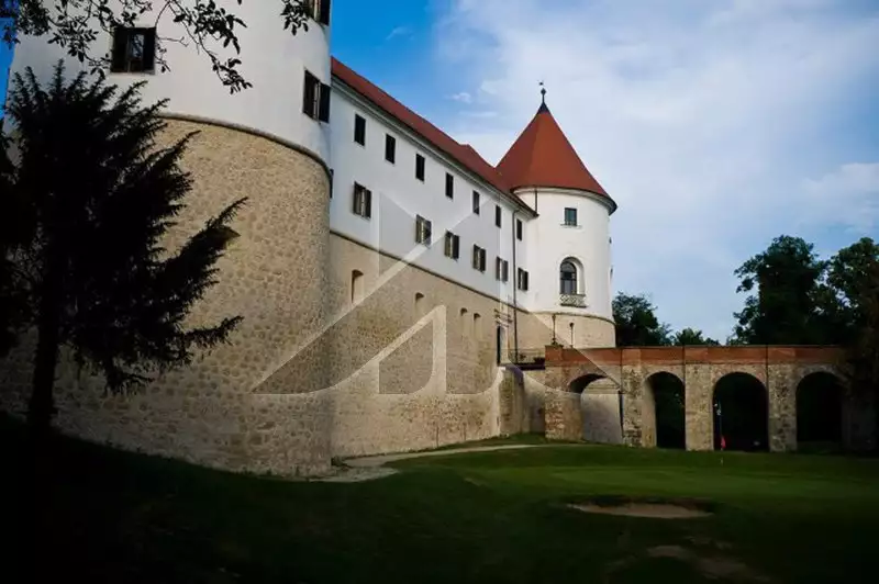 Hotels 1m² in Slovenia, Brezice. Priced at 10000000€ rent photo-4