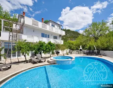 Buy in Montenegro for 770000€