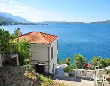 Buy in Montenegro for 300000€