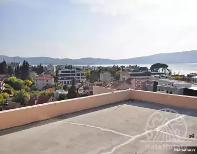 Buy in Montenegro for 484432€