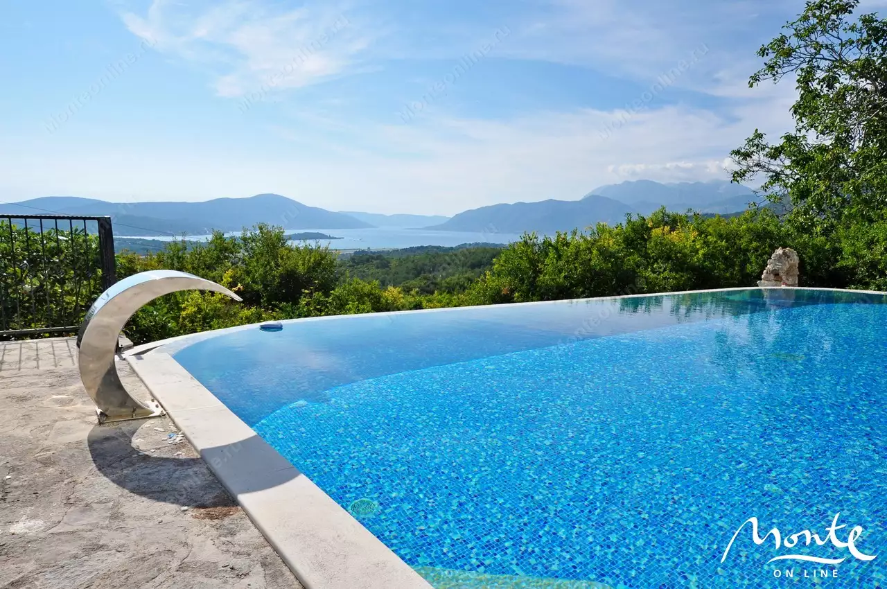 Villa 187m² in Montenegro, Tivat. Priced at 320000€ rent photo-1