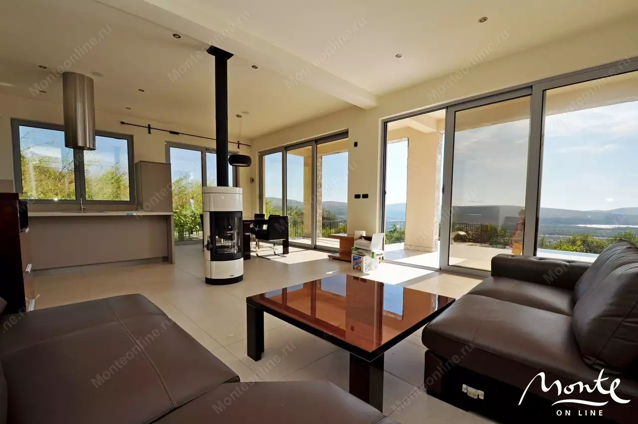 Villa 187m² in Montenegro, Tivat. Priced at 320000€ rent photo-3