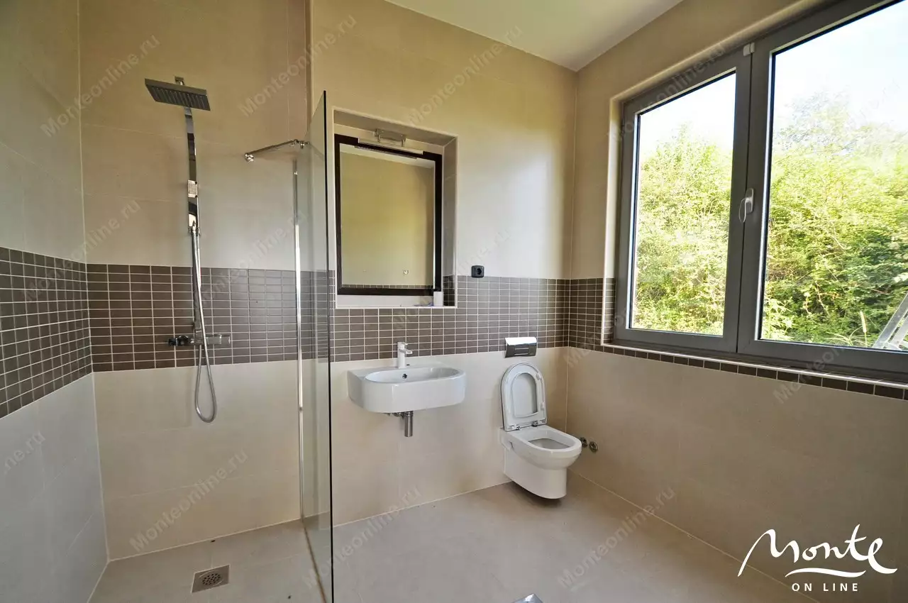 Villa 187m² in Montenegro, Tivat. Priced at 320000€ rent photo-8