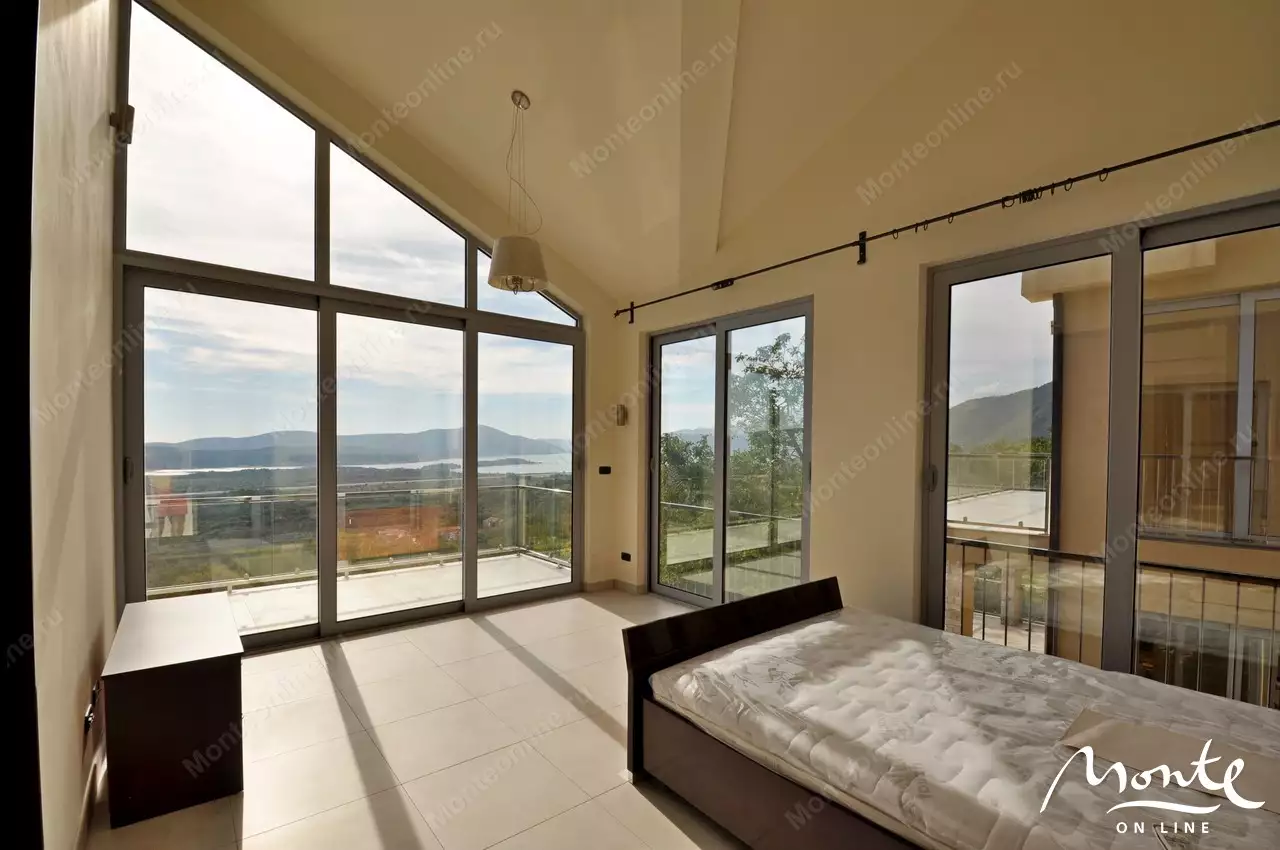 Villa 187m² in Montenegro, Tivat. Priced at 320000€ rent photo-14