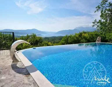 Buy in Montenegro for 320000€