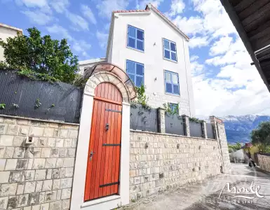 Buy in Montenegro for 2100000€