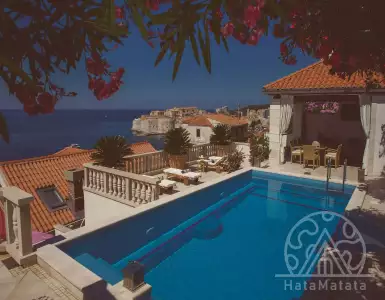 Buy in Croatia for 6000000€