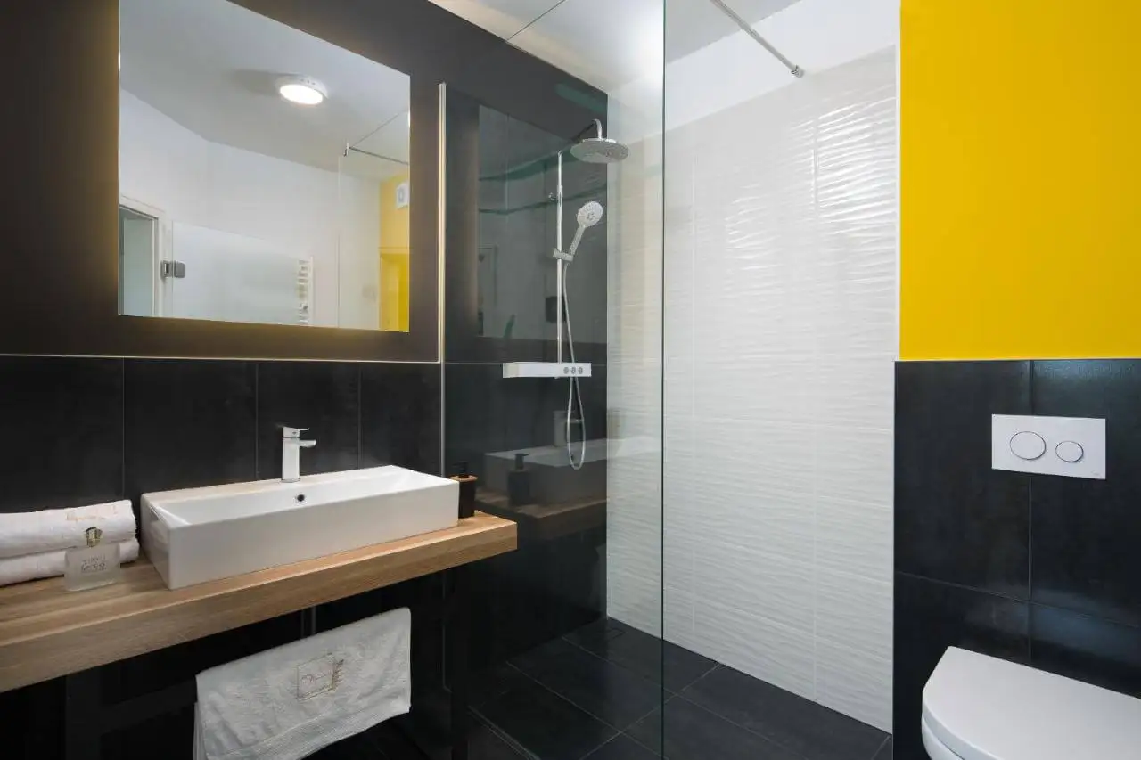 House 290m² in Croatia, Jursici. Priced at 1250000€ rent photo-24