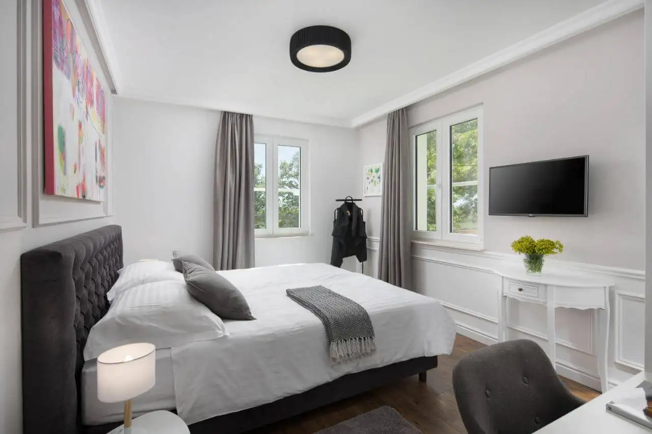 House 290m² in Croatia, Jursici. Priced at 1250000€ rent photo-25