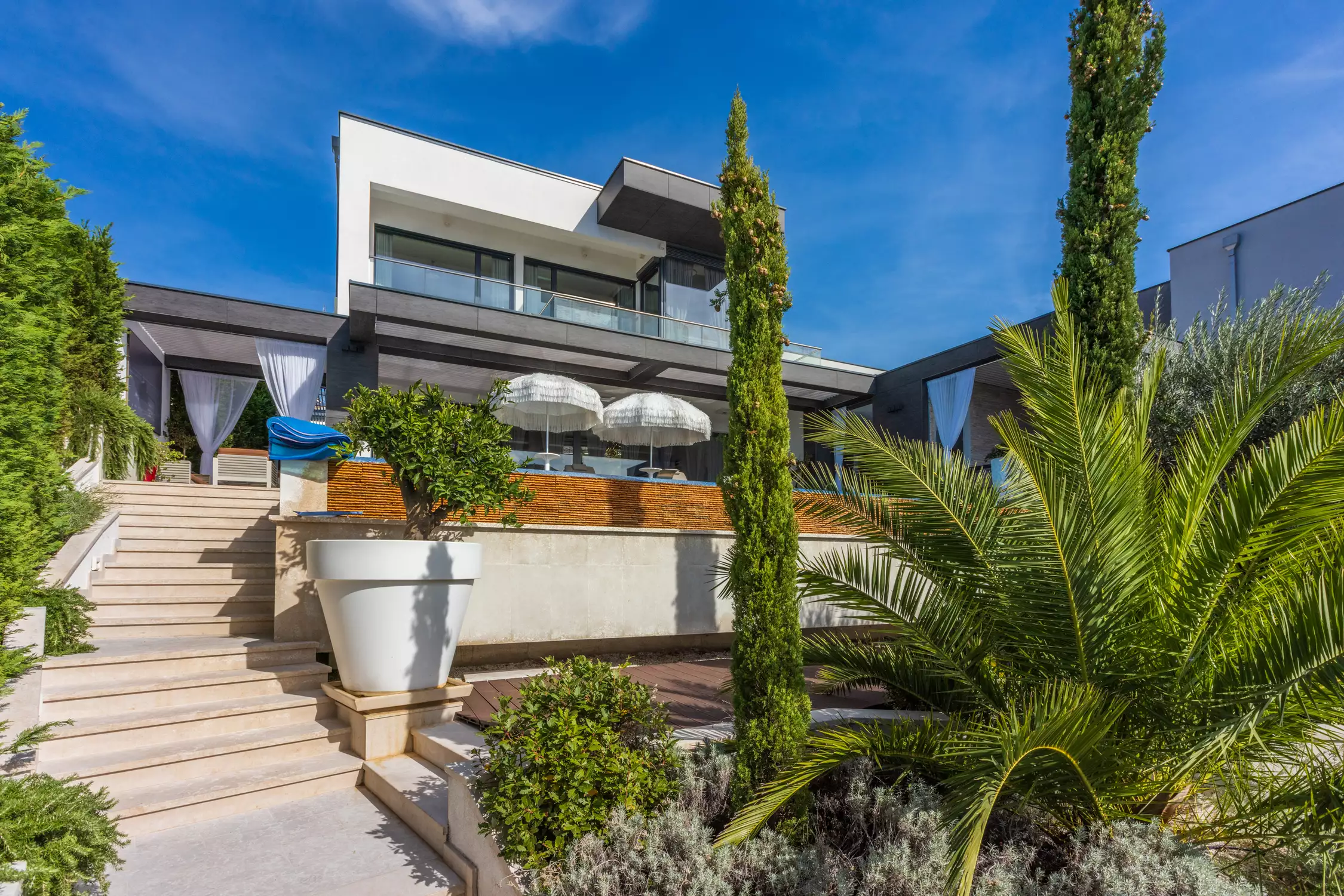 House 300m² in Croatia, Crikvenica. Priced at 1650000€ rent photo-4