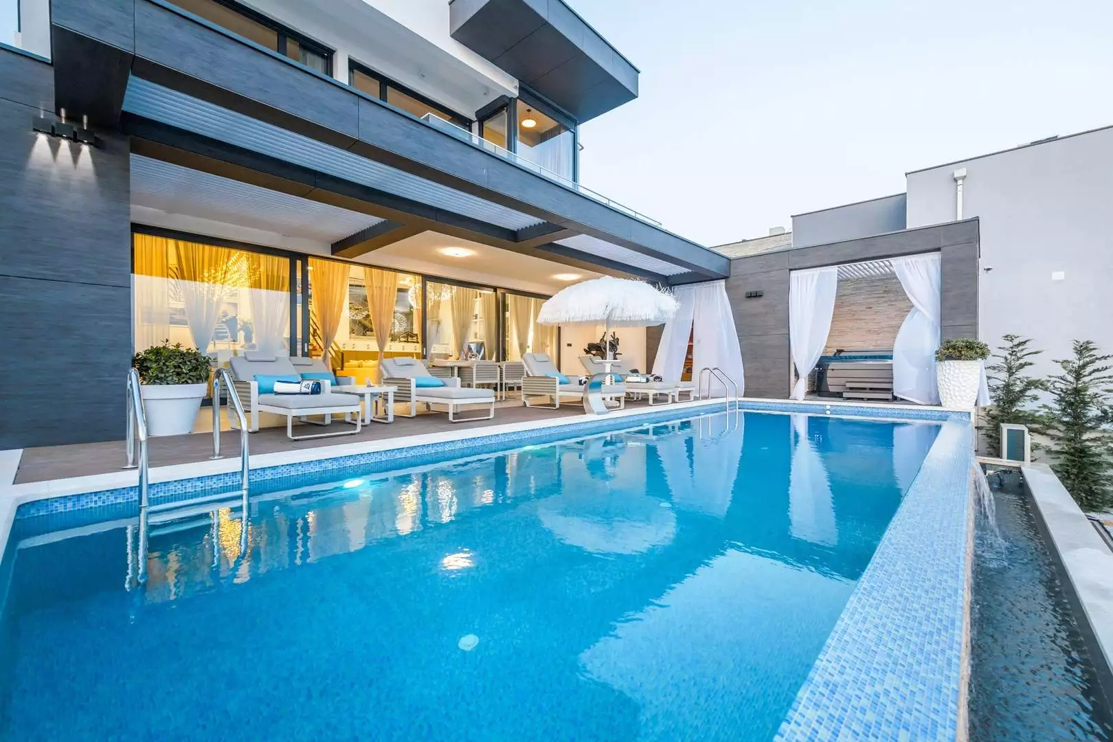 House 300m² in Croatia, Crikvenica. Priced at 1650000€ rent photo-8