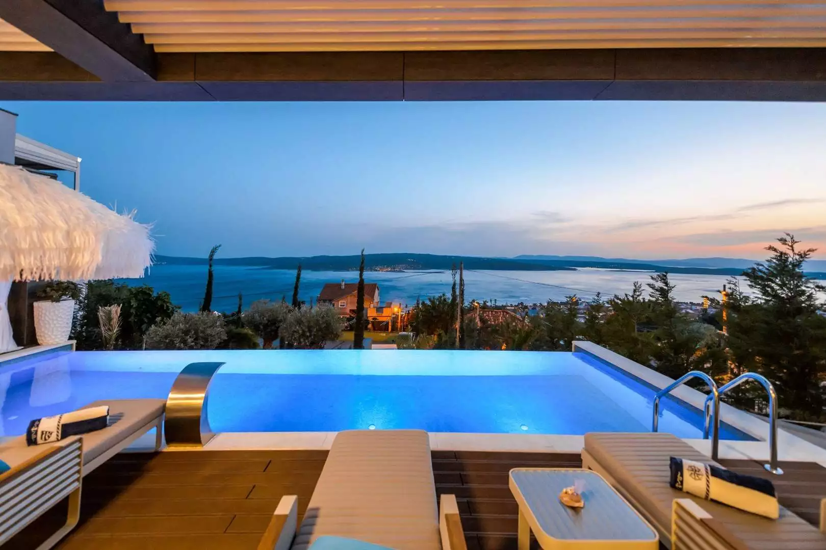 House 300m² in Croatia, Crikvenica. Priced at 1650000€ rent photo-9