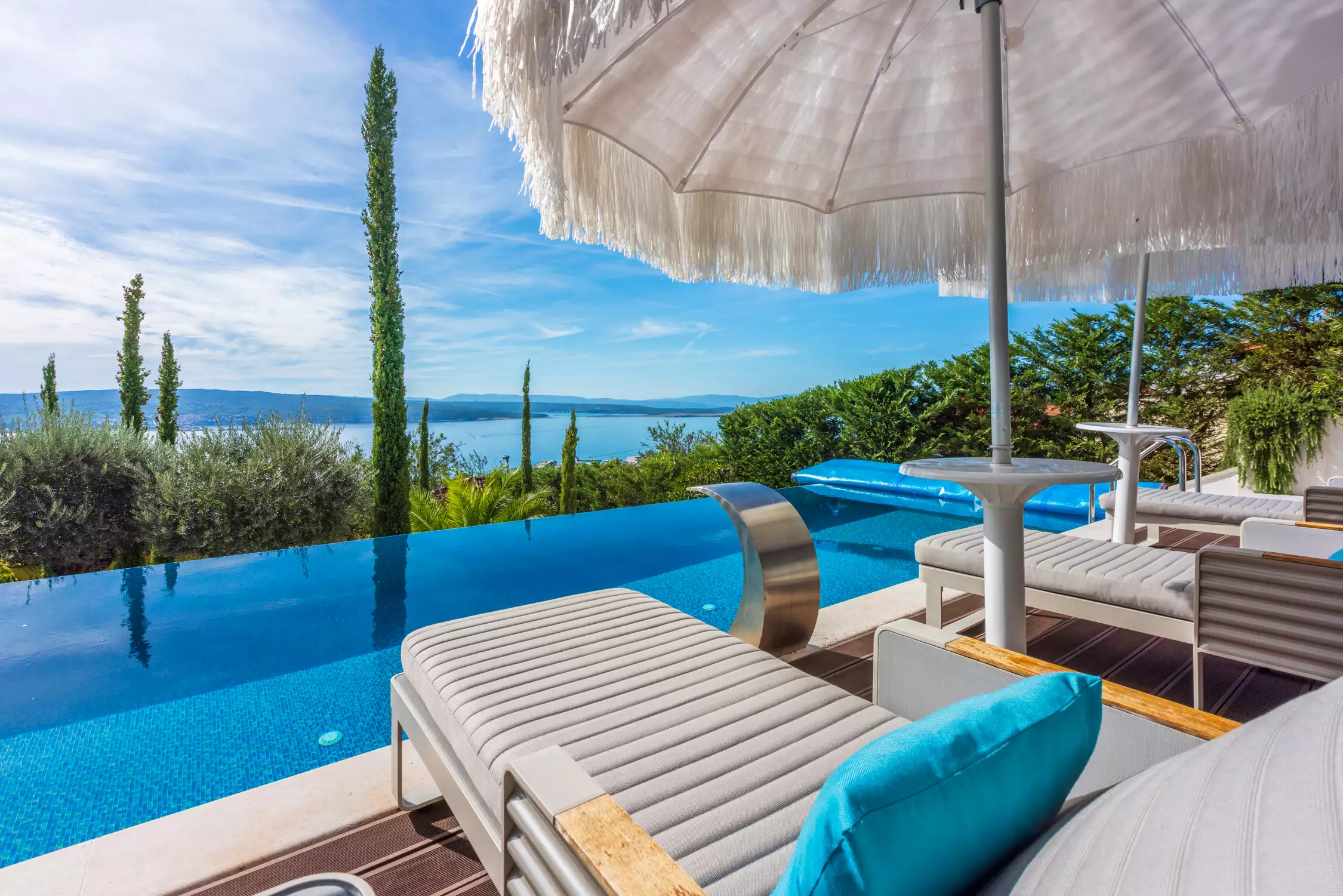 House 300m² in Croatia, Crikvenica. Priced at 1650000€ rent photo-12