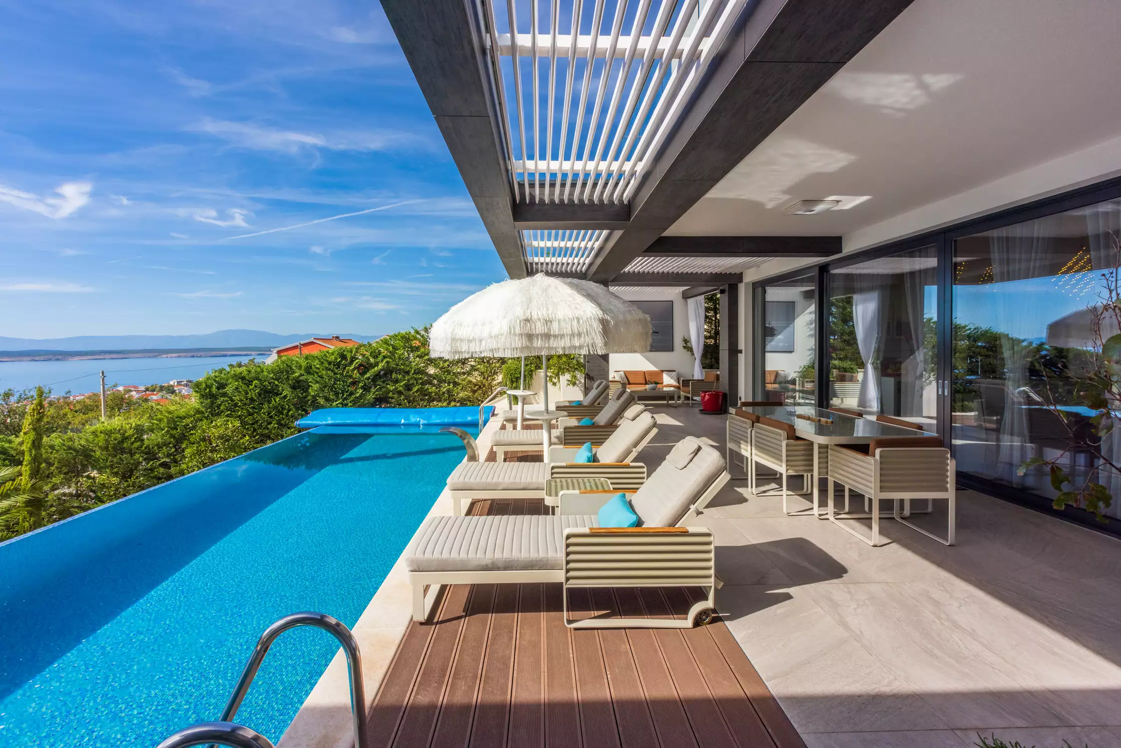 House 300m² in Croatia, Crikvenica. Priced at 1650000€ rent photo-13