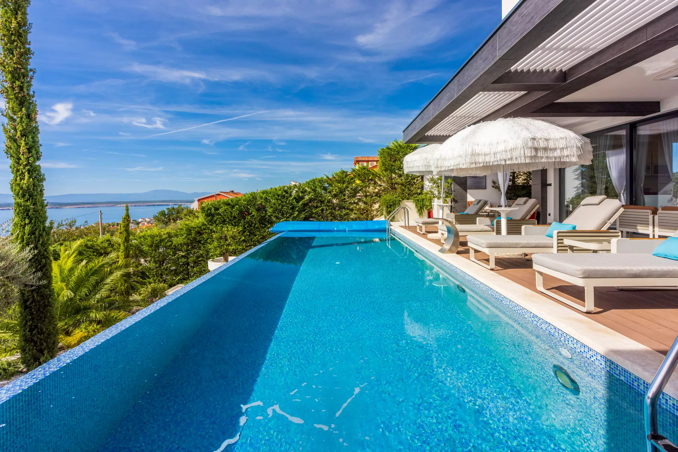 House 300m² in Croatia, Crikvenica. Priced at 1650000€ rent photo-14