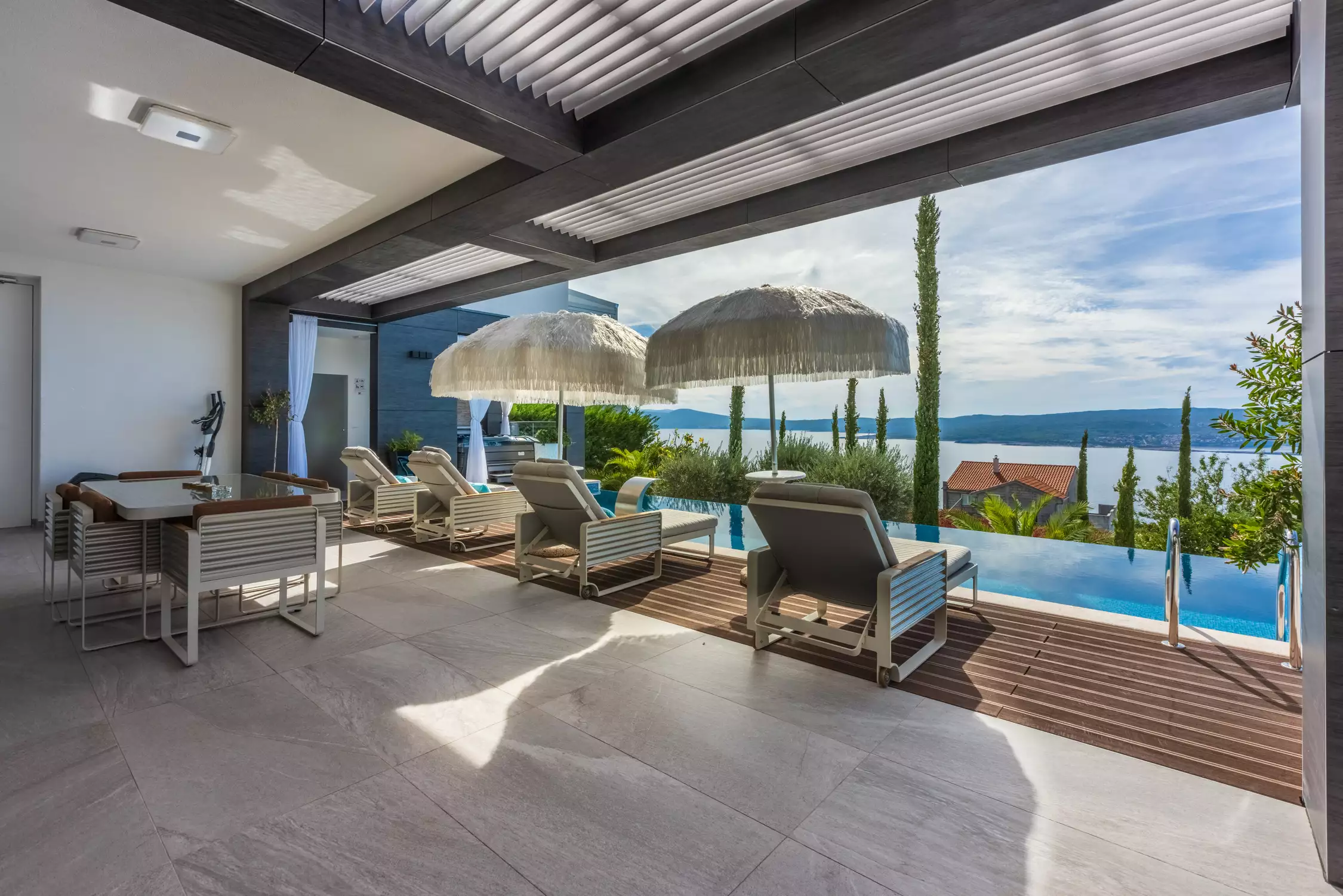 House 300m² in Croatia, Crikvenica. Priced at 1650000€ rent photo-21