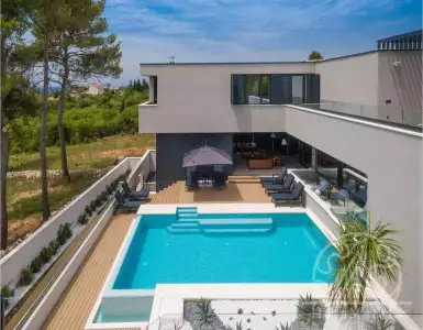 Buy in Croatia for 2800000€