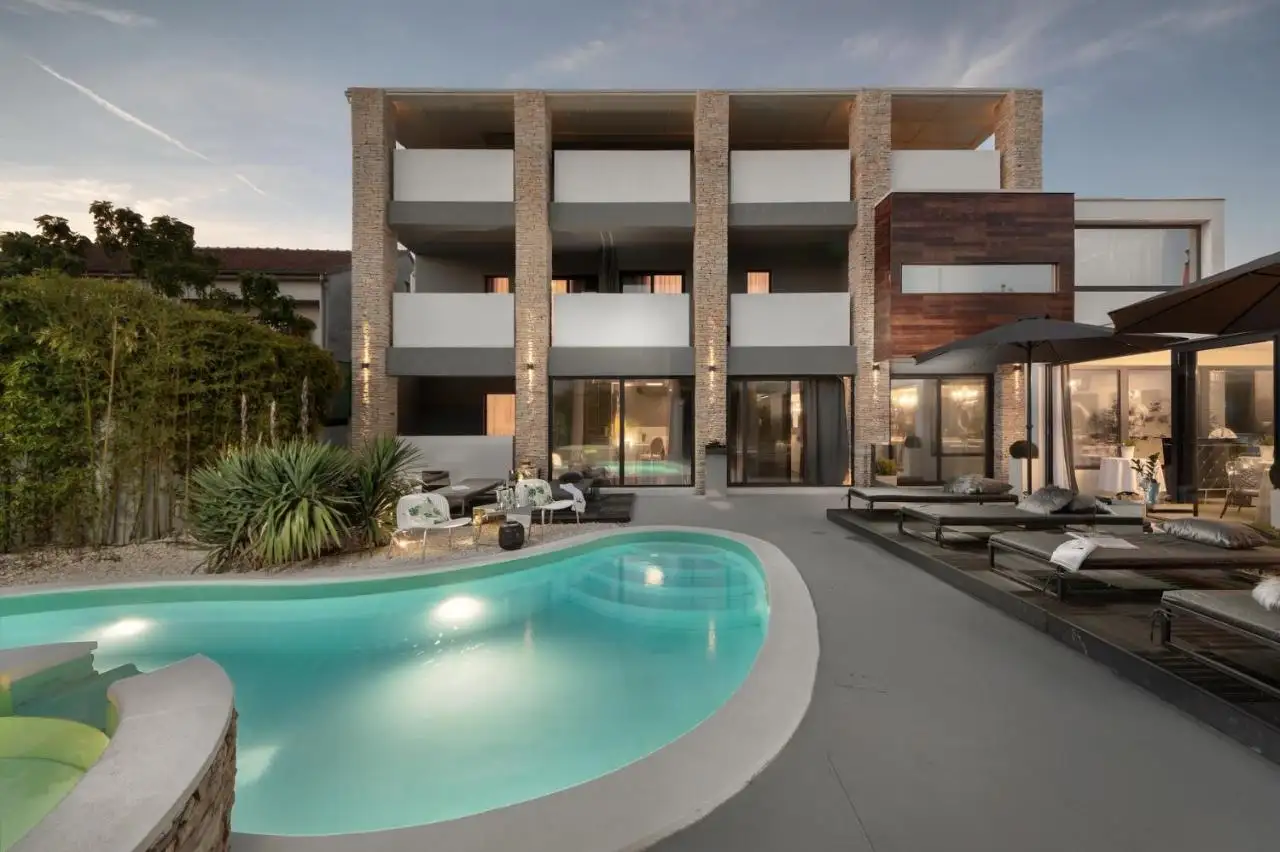 House 700m² in Croatia, Medulin. Priced at 2500000€ rent photo-2