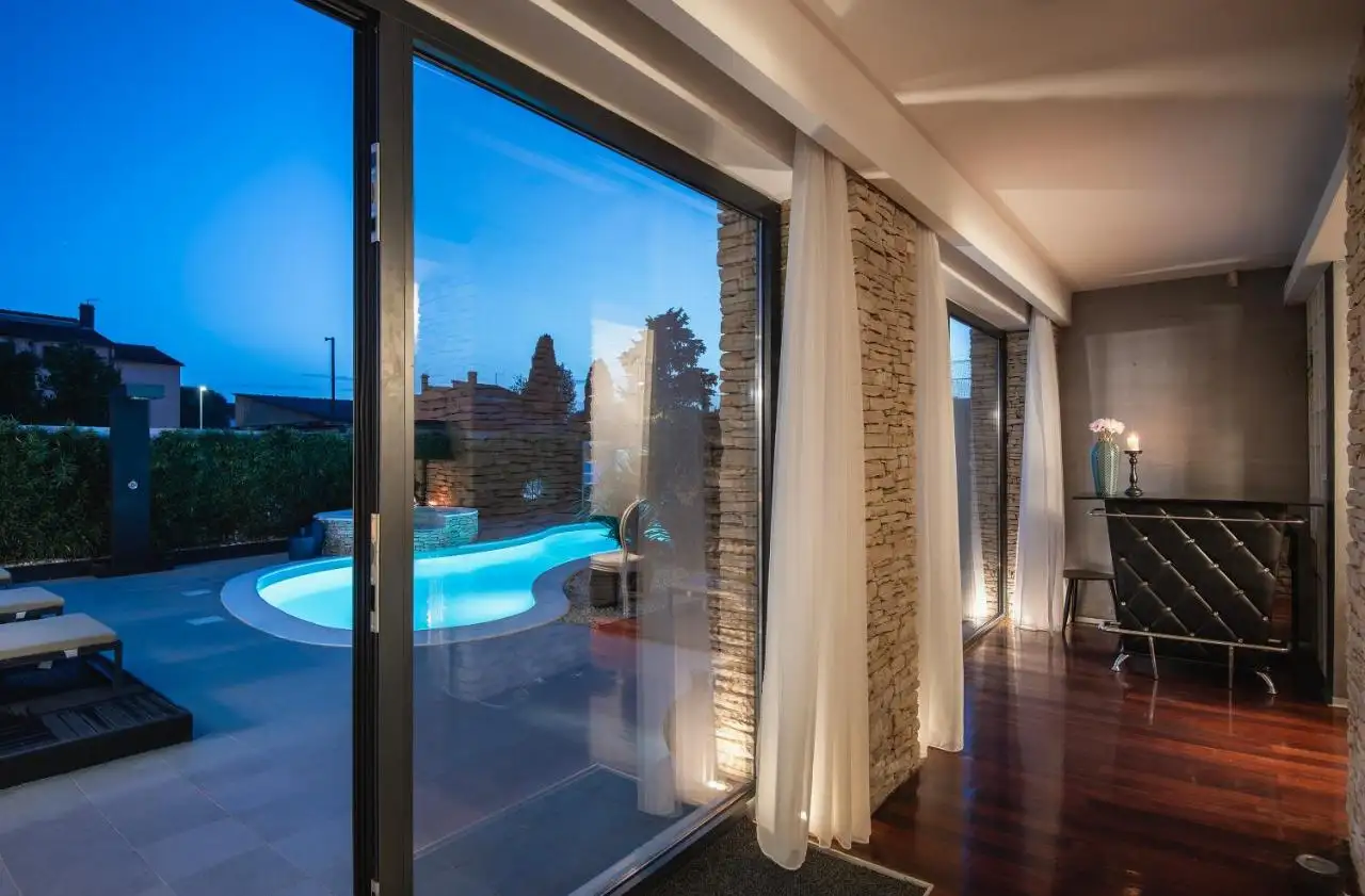 House 700m² in Croatia, Medulin. Priced at 2500000€ rent photo-6