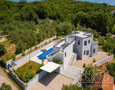 Buy in Croatia for 1220000€