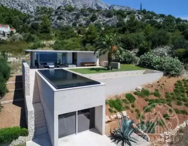 Buy in Croatia for 1950000€