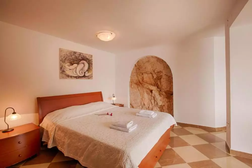Villa 120m² in Croatia, Krka. Priced at 960000€ rent photo-21