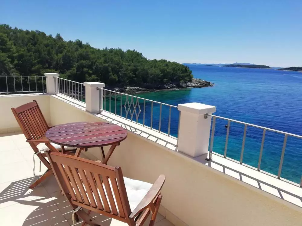 Villa 250m² in Croatia, Korcula. Priced at 1450000€ rent photo-4