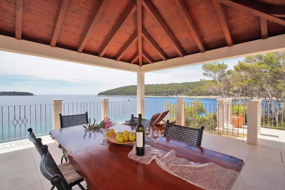Villa 250m² in Croatia, Korcula. Priced at 1450000€ rent photo-7
