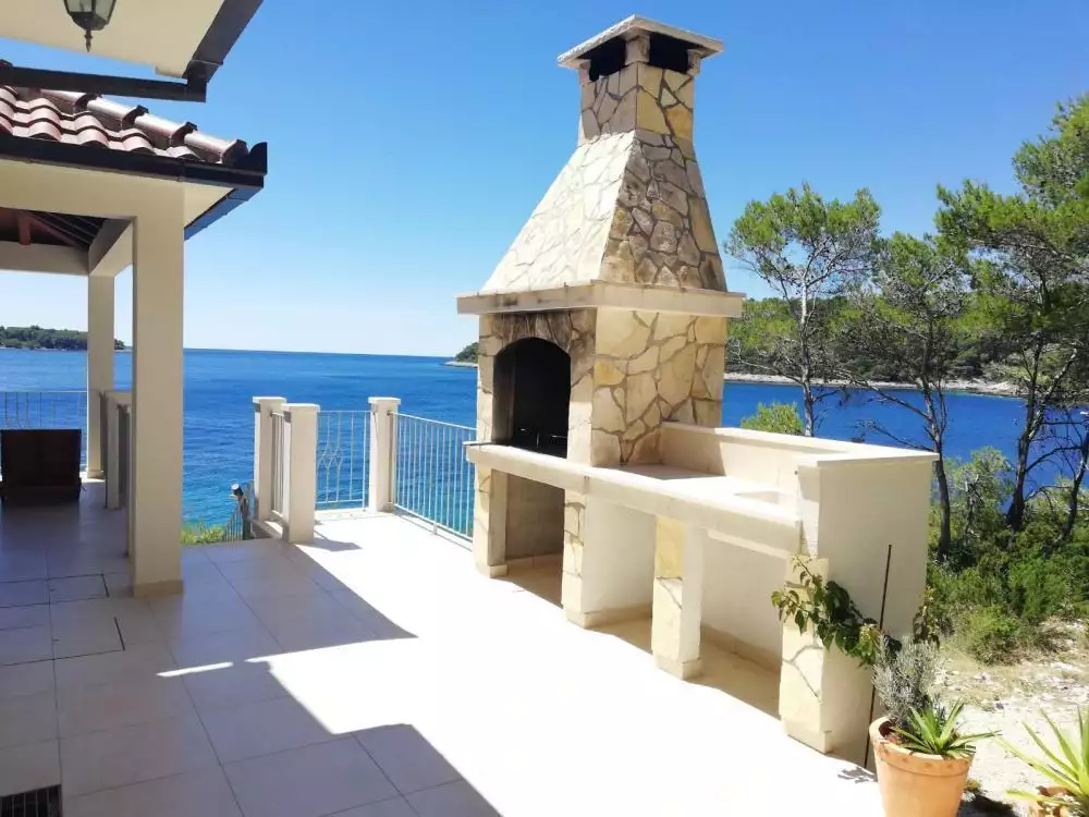 Villa 250m² in Croatia, Korcula. Priced at 1450000€ rent photo-9
