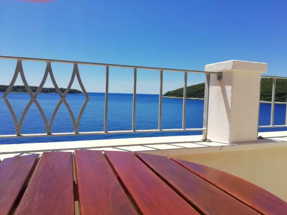 Villa 250m² in Croatia, Korcula. Priced at 1450000€ rent photo-10