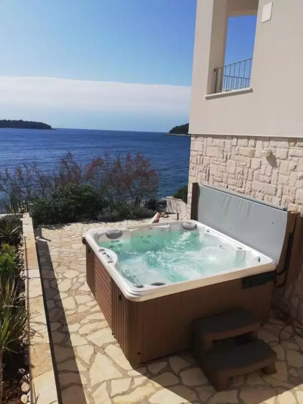 Villa 250m² in Croatia, Korcula. Priced at 1450000€ rent photo-11