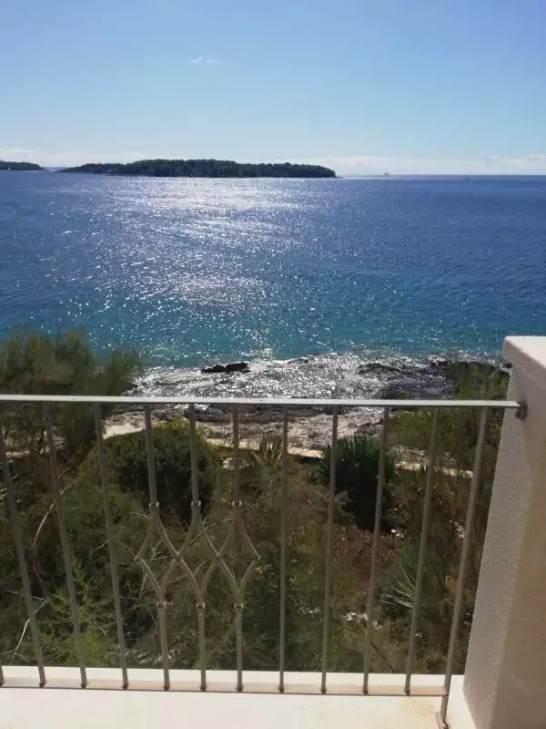 Villa 250m² in Croatia, Korcula. Priced at 1450000€ rent photo-22