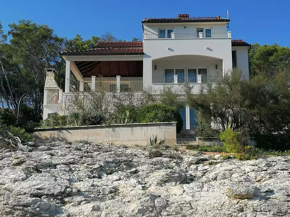 Villa 250m² in Croatia, Korcula. Priced at 1450000€ rent photo-23