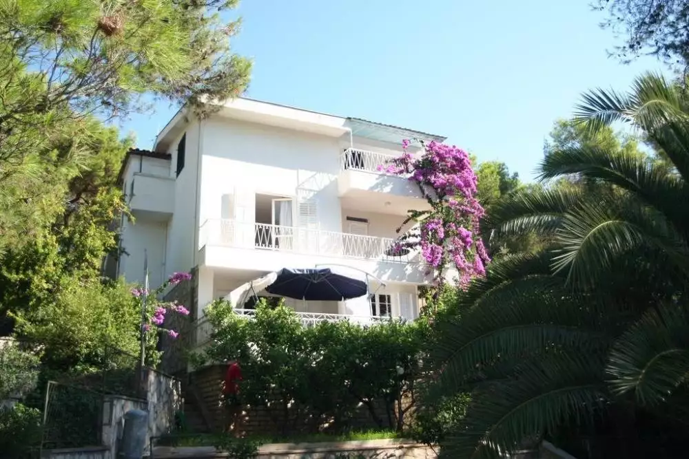 Hotels 220m² in Croatia, Vrboska. Priced at 750000€ rent photo-2