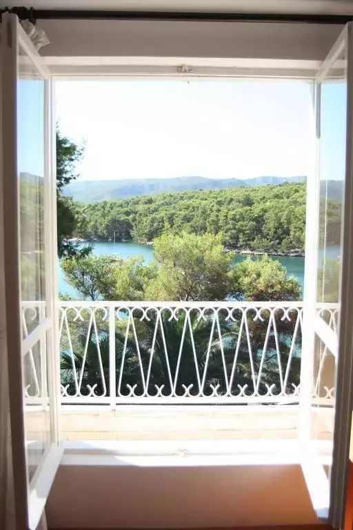 Hotels 220m² in Croatia, Vrboska. Priced at 750000€ rent photo-9