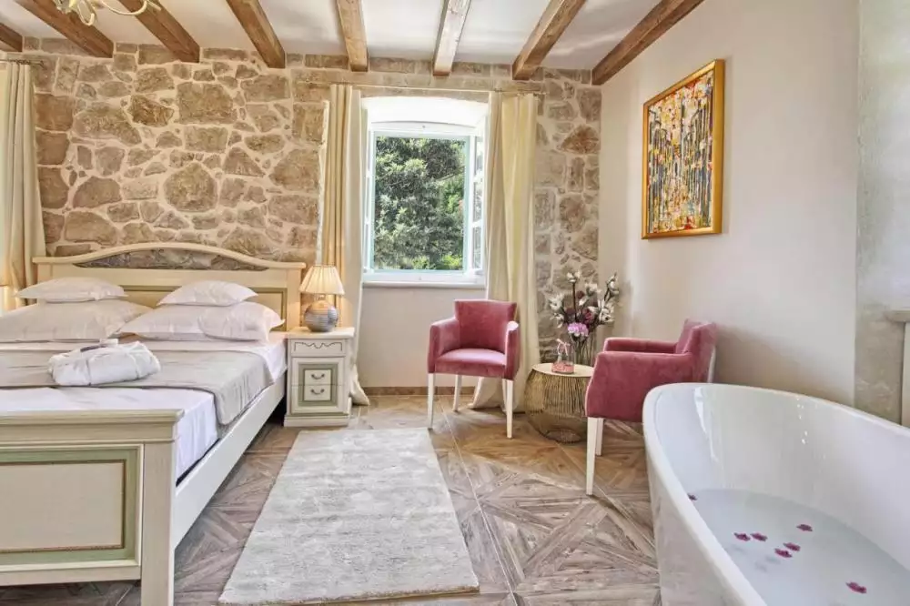 Villa 219m² in Croatia, Cavtat. Priced at 3000000€ rent photo-3