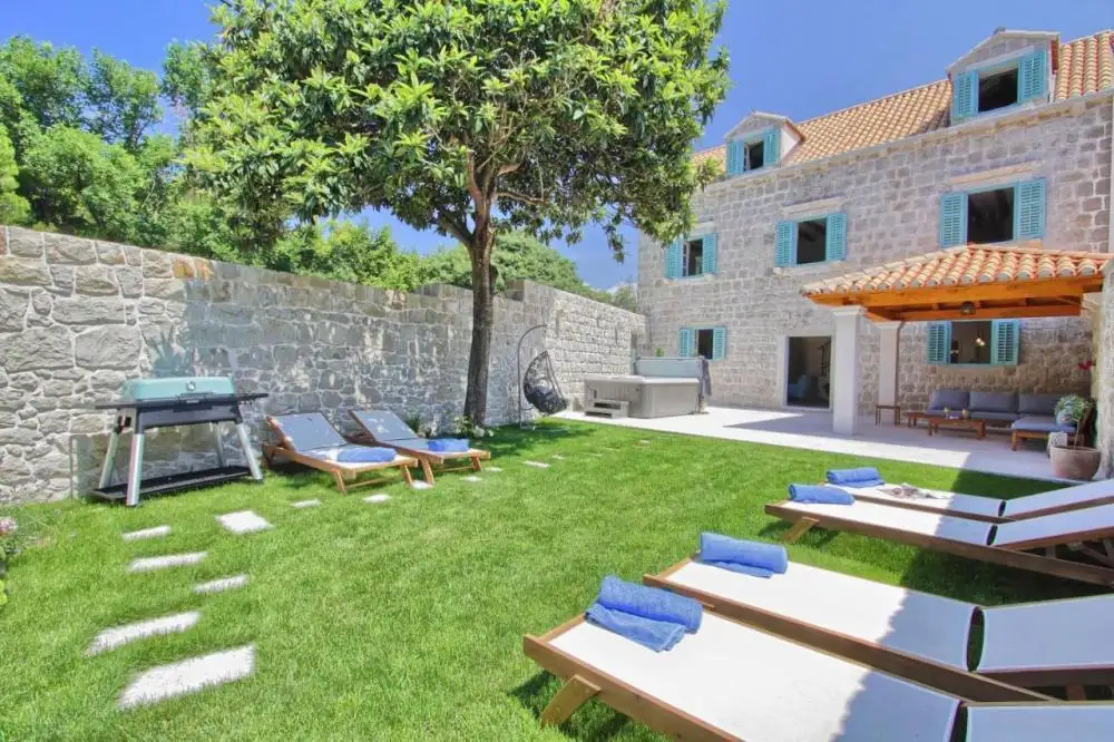 Villa 219m² in Croatia, Cavtat. Priced at 3000000€ rent photo-22