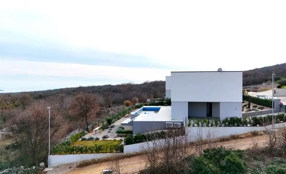 Villa 210m² in Croatia, Krka. Priced at 1350000€ rent photo-1