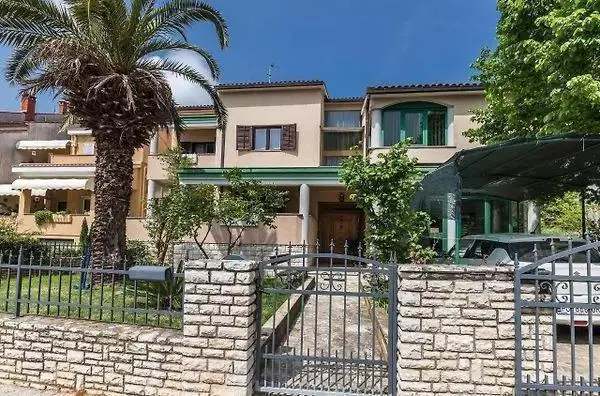 Hotels 550m² in Croatia, Pula. Priced at 1650000€ rent photo-6