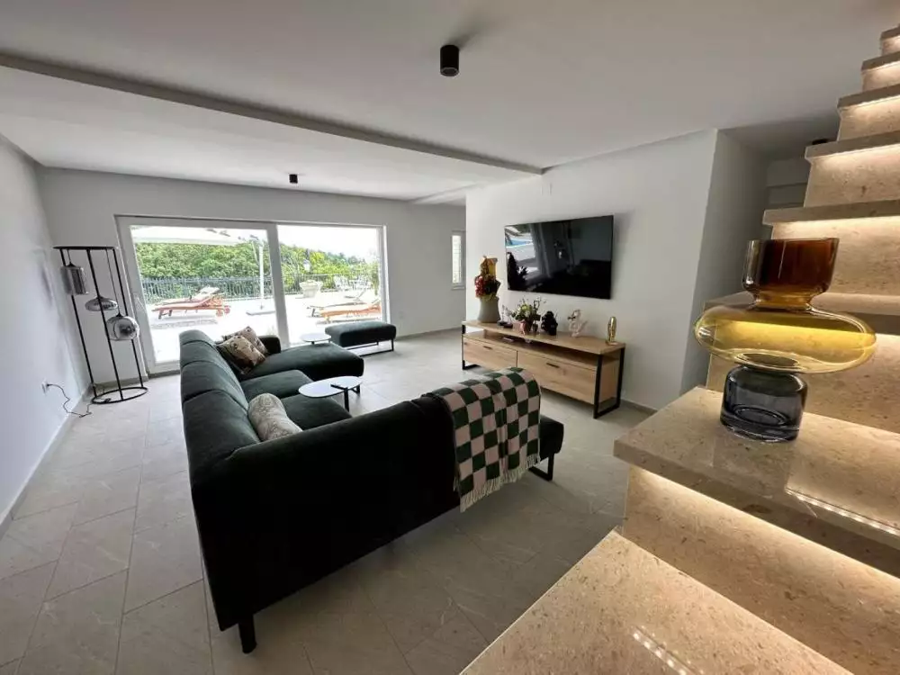 Villa 328m² in Croatia, Poljane. Priced at 1000000€ rent photo-7