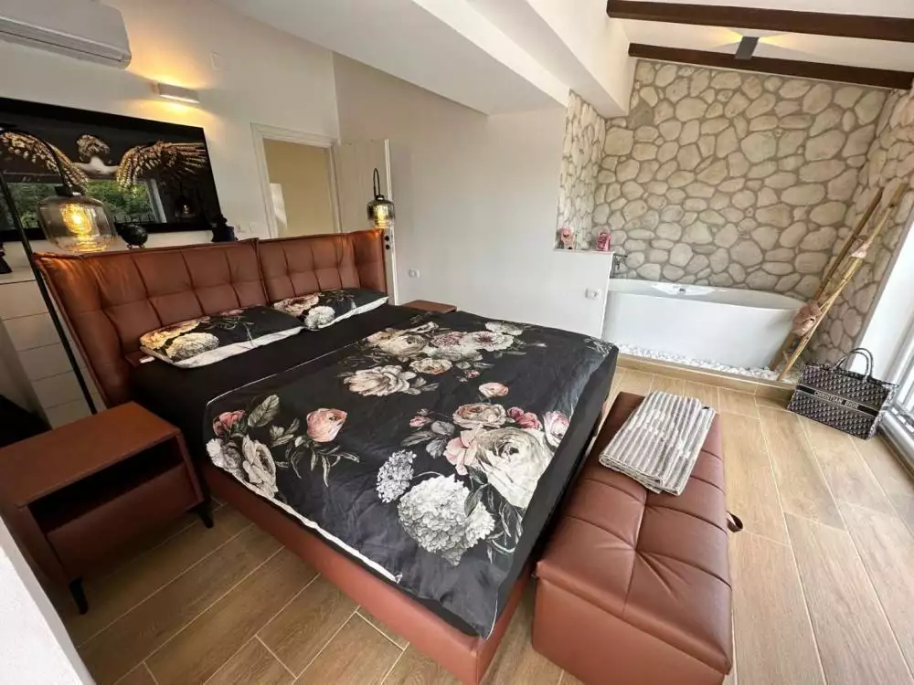 Villa 328m² in Croatia, Poljane. Priced at 1000000€ rent photo-15